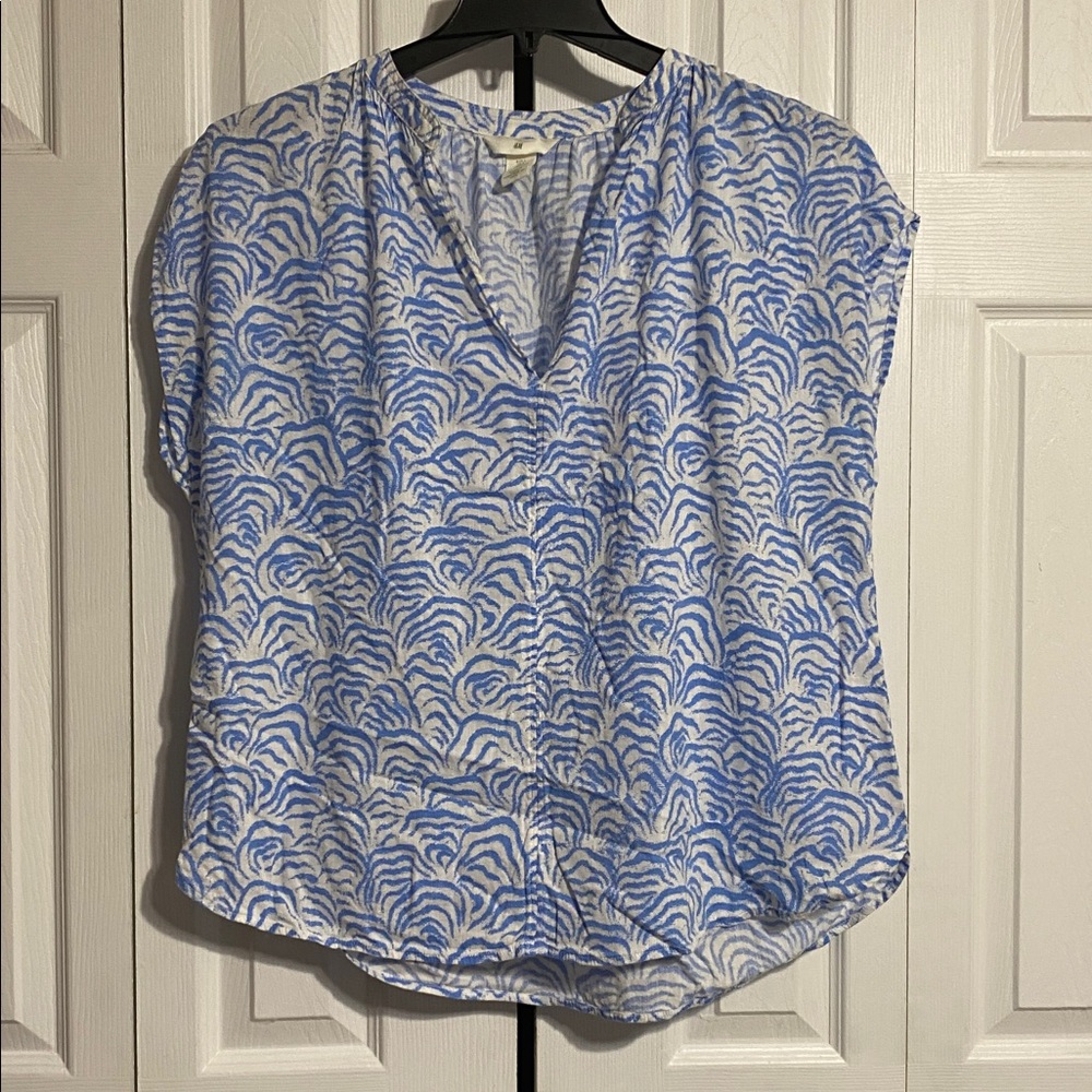 H&M blue & white blouse top shirt size LARGE